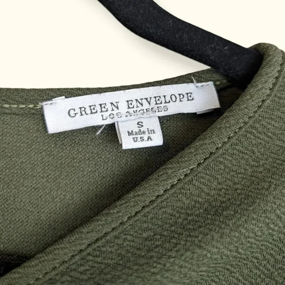 Green Envelope Puffy Sleeve Blouse - Picture 6 of 6
